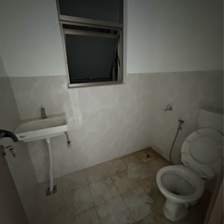 Bathroom, shalimar-one-world-belvedere-court-3 4 Bedroom 2639 Sq.Ft. Apartment In Malesemau Lucknow 8991109