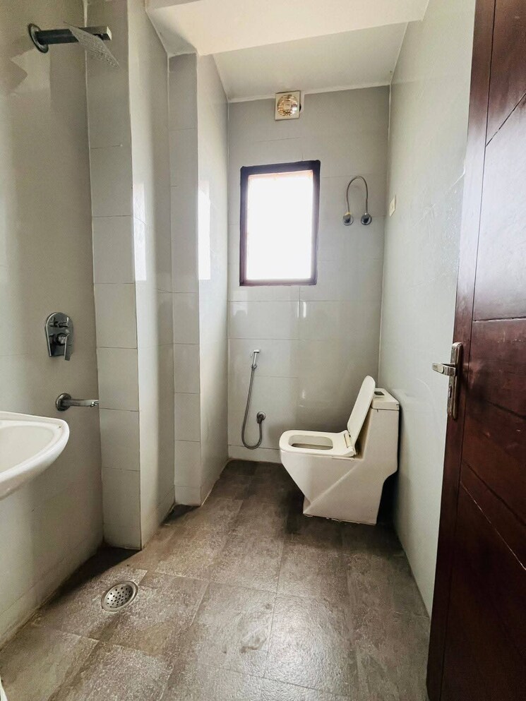 Bathroom, saket 2 Bedroom 850 Sq.Ft. Builder Floor In Saket Delhi 8991150
