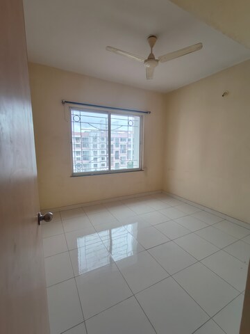 Room in 2 BHK Apartment at Kunal Icon, Pimple Saudagar – for Sale
