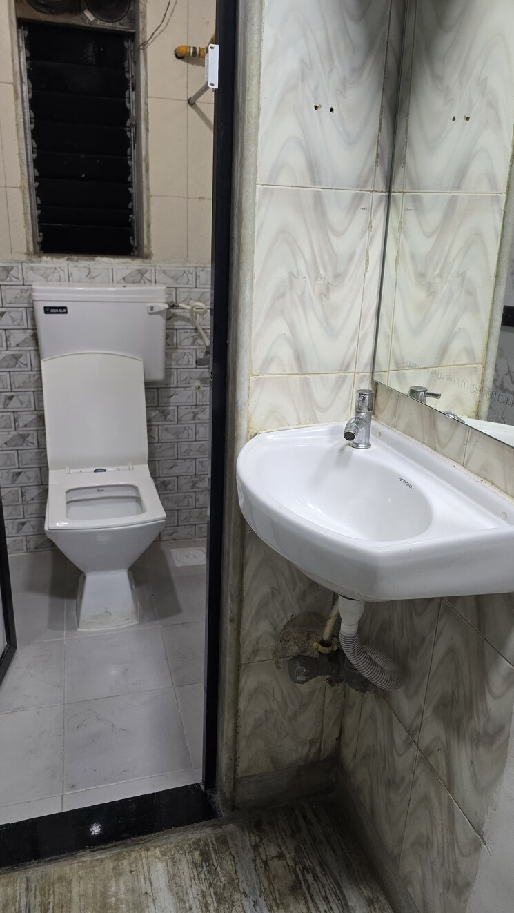 Bathroom, arista-orlem-highrise 1.5 Bedroom 539 Sq.Ft. Apartment In Malad East Mumbai 8991294