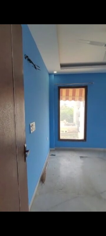 Building Lobby in 3 BHK Builder Floor at Sector 47 – for Rent