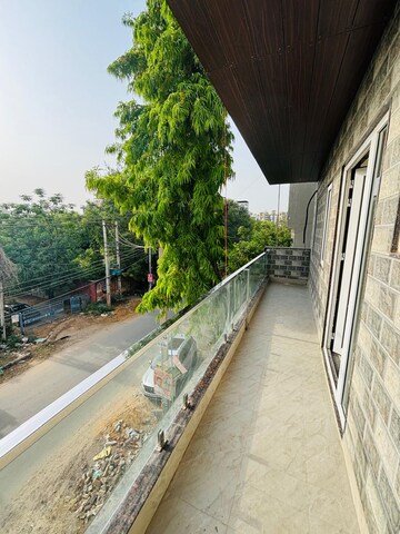 Balcony in 1 BHK Builder Floor at Sector 55 – for Rent