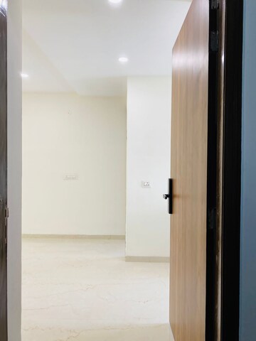 Room in 3 BHK Apartment at MP Metro Towers, Dhakoli – for Rent