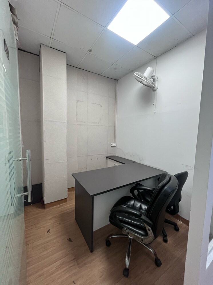 Team Area, sector 2 Commercial Office Space 300 Sq.Ft. In Sector 2 Noida 8991326