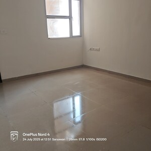 Room in 4 BHK Apartment at Emaar Orange Castle, Gomti Nagar – for Sale