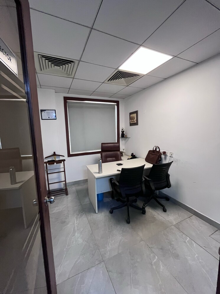 Team Area, sector 2 Commercial Office Space 2800 Sq.Ft. In Sector 2 Noida 8991345