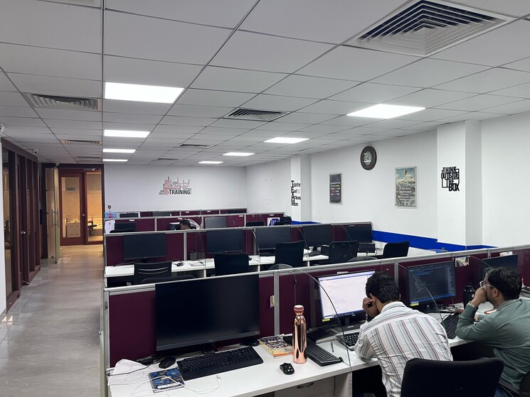 Team Area, sector 2 Commercial Office Space 2800 Sq.Ft. In Sector 2 Noida 8991345