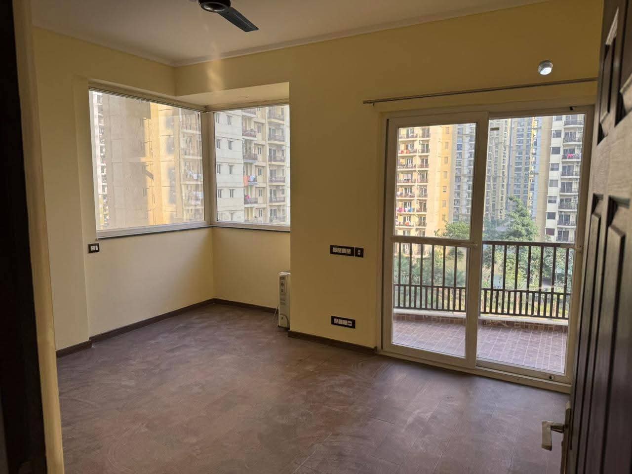 4 BHK + Extra Room Apartment For Rent in Dasnac The Jewel
