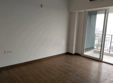 Room in 2 BHK Apartment at Godrej Woods, Sector 43 – for Rent