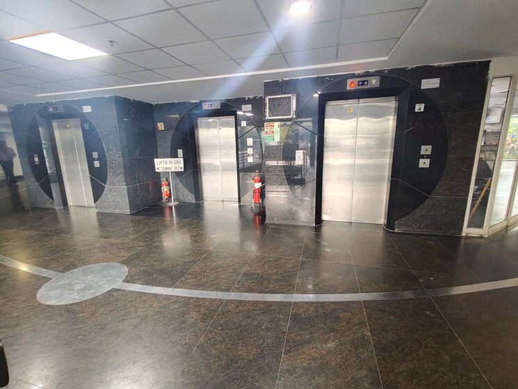  Parking, anna salai Commercial Office Space in IT/SEZ 2096 Sq.Ft. In Anna Salai Chennai 8991383