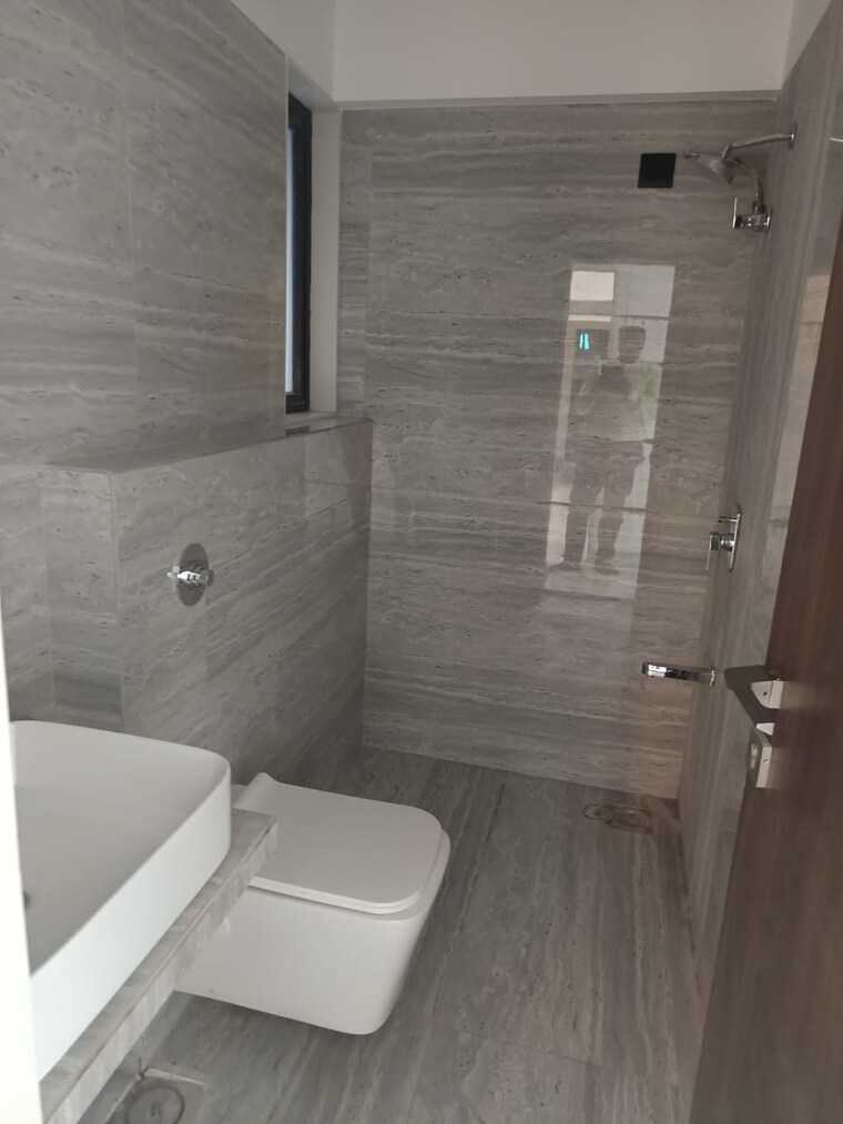 Bathroom, santacruz west 2.5 Bedroom 890 Sq.Ft. Apartment In Santacruz West Mumbai 8991391