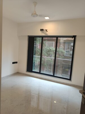 Room in 2.5 BHK Apartment at Santacruz West – for Sale