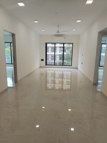 2.5 BHK Apartment For Sale in Santacruz West