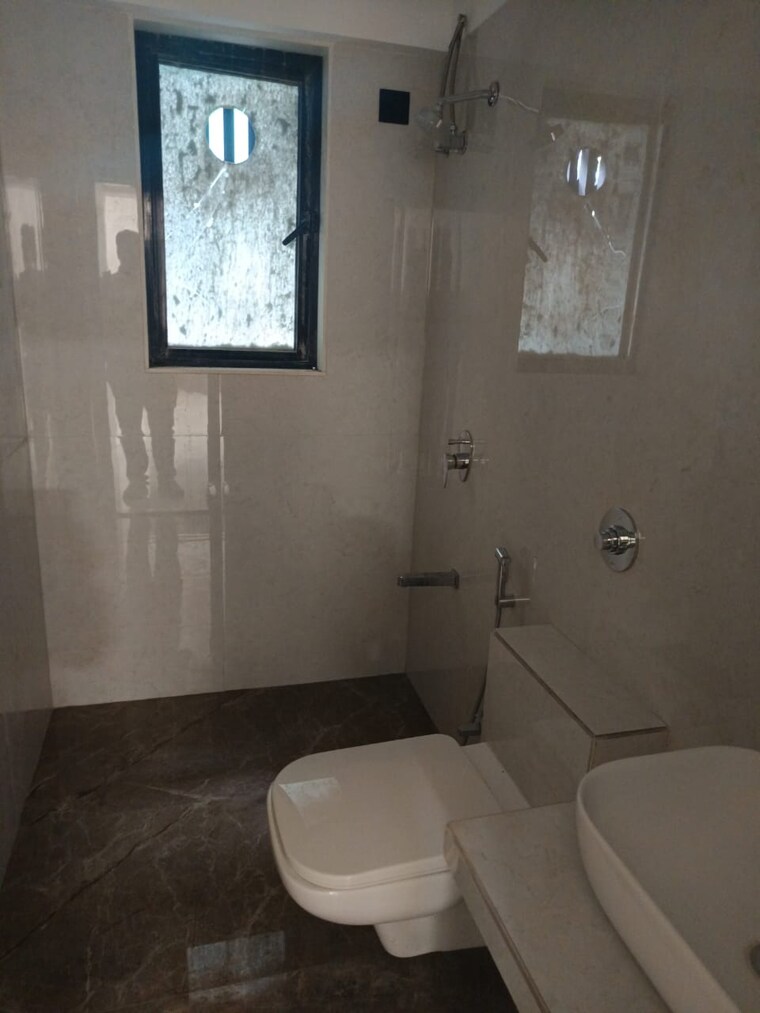 Bathroom, santacruz west 2.5 Bedroom 890 Sq.Ft. Apartment In Santacruz West Mumbai 8991391