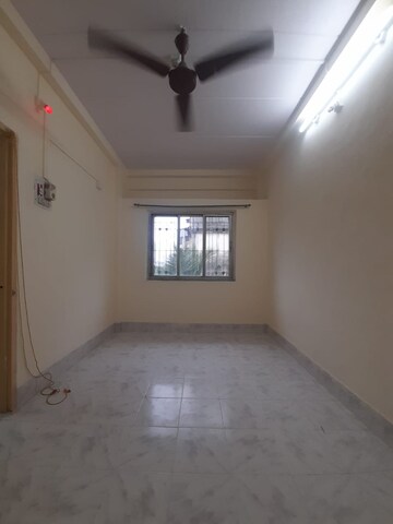 Room in 1 BHK Apartment at Sarthak CHS Goregaon, Goregaon East – for Rent