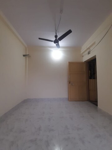 Room in 1 BHK Apartment at Sarthak CHS Goregaon, Goregaon East – for Rent