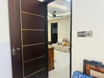 Furnished Amenities in 3.5 BHK Builder Floor at Mansarover Garden – for Rent