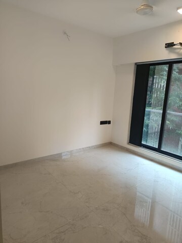 Room in 3 BHK Apartment at Santacruz West – for Sale