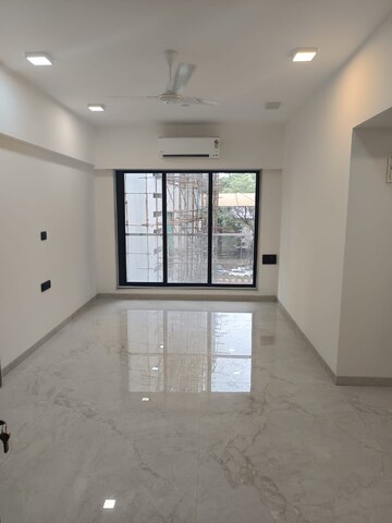 Room in 3 BHK Apartment at Santacruz West – for Sale