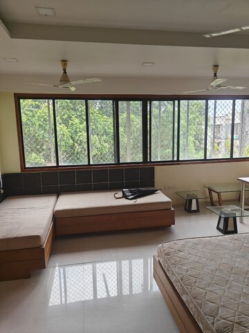 2 BHK Apartment For Rent in MIG Colony, Worli