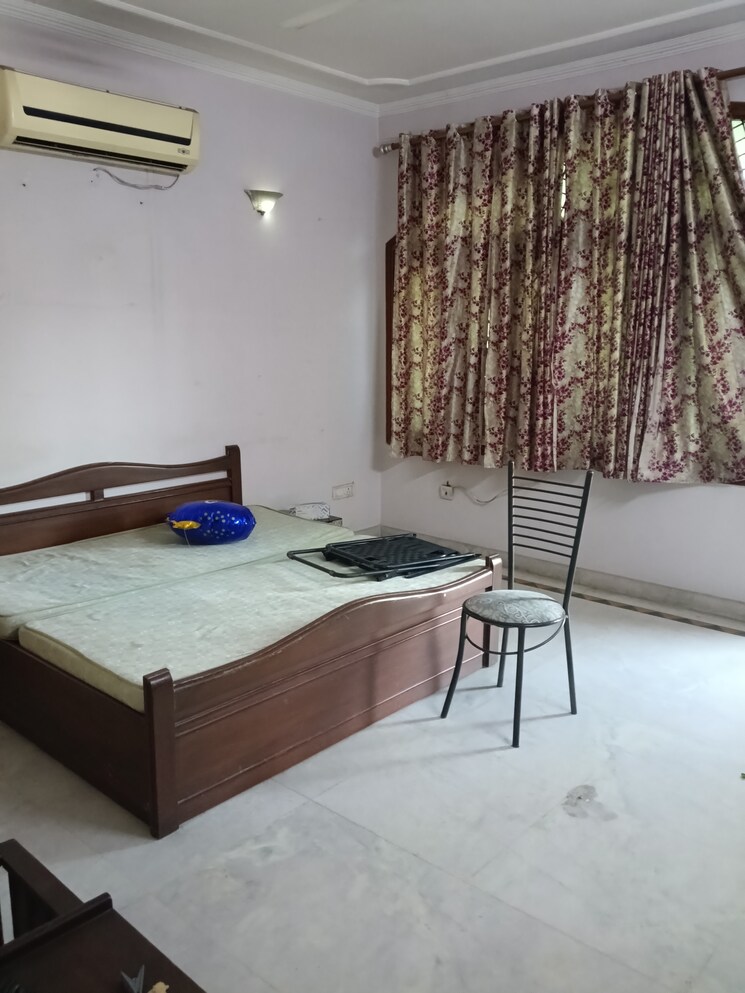 Bedroom, rwa-apartments-sector-26 3 Bedroom 162 Sq.Mt. Apartment In Sector 26 Noida 8991415