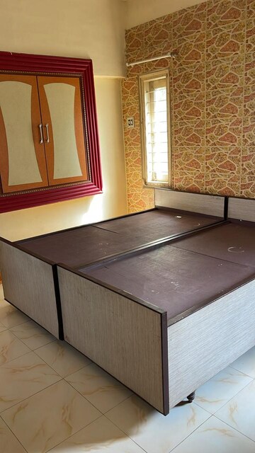 Bedroom in 1 BHK Apartment at Alkapuri – for Rent