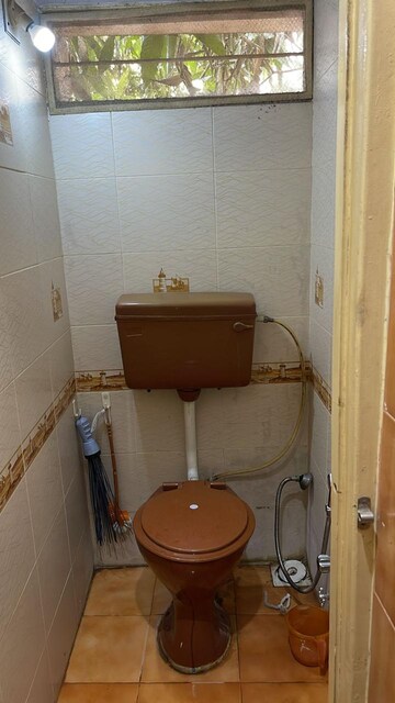 Bathroom in 1 BHK Apartment at Alkapuri – for Rent