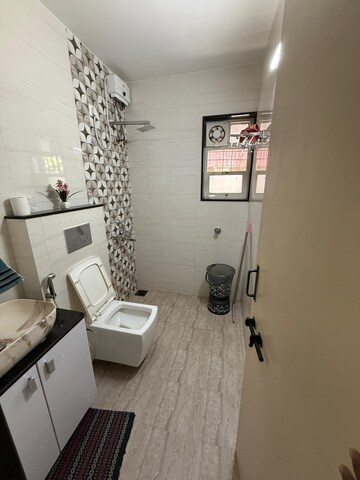 Attached Bathroom in 3.5 BHK Apartment at Rajas Society – for Rent