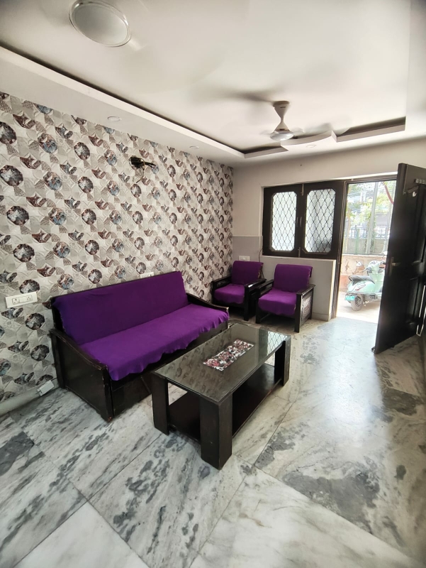 3.5 BHK + Pooja Room Builder Floor For Rent in Mansarover Garden