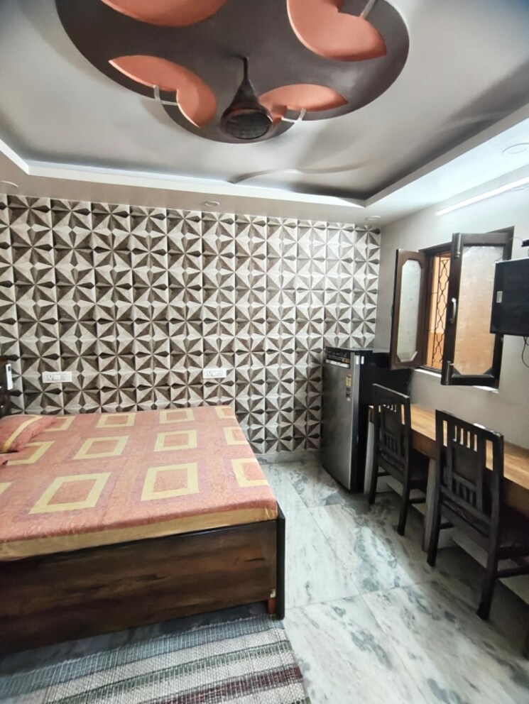Bedroom, mansarover garden 3.5 Bedroom 1000 Sq.Ft. Builder Floor In Mansarover Garden Delhi 8991456