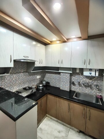 Kitchen in 3.5 BHK Builder Floor at Mansarover Garden – for Rent