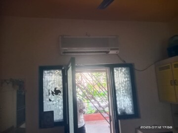  Studio Apartment at Alkapuri – for Rent