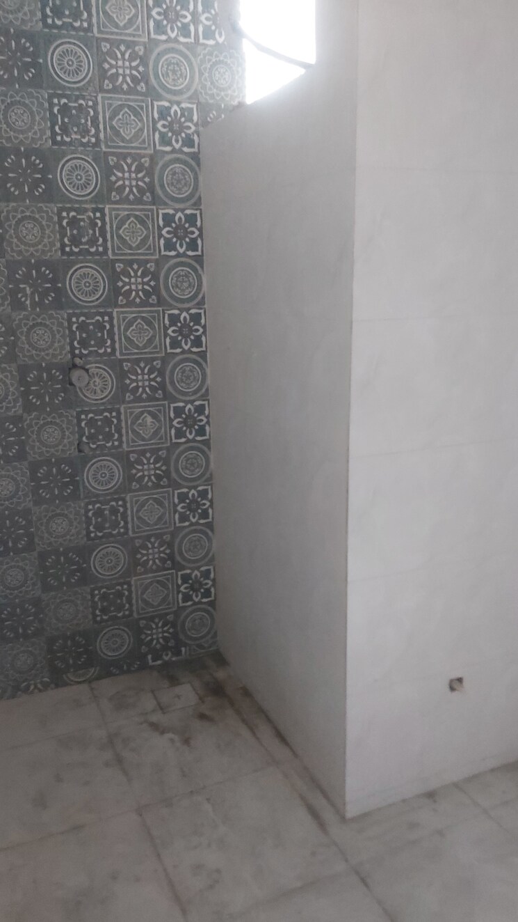 Bathroom, mayur vihar 3.5 Bedroom 950 Sq.Ft. Builder Floor In Mayur Vihar Delhi 8991493