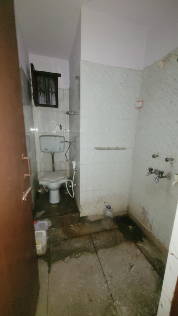 Bathroom in 1 BHK Builder Floor at Dilshad Colony – for Rent