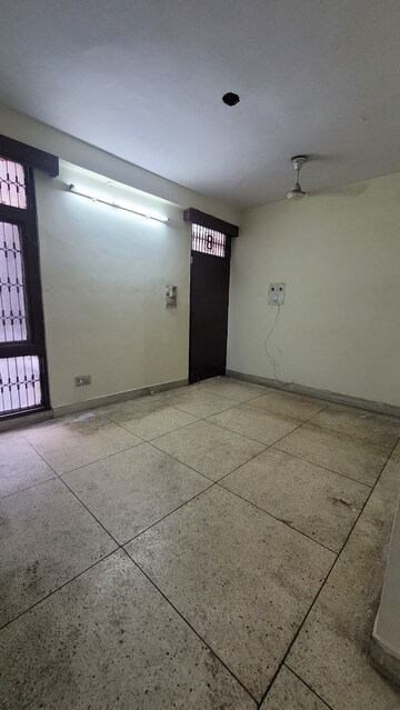 Living Room in 1 BHK Builder Floor at Dilshad Colony – for Rent