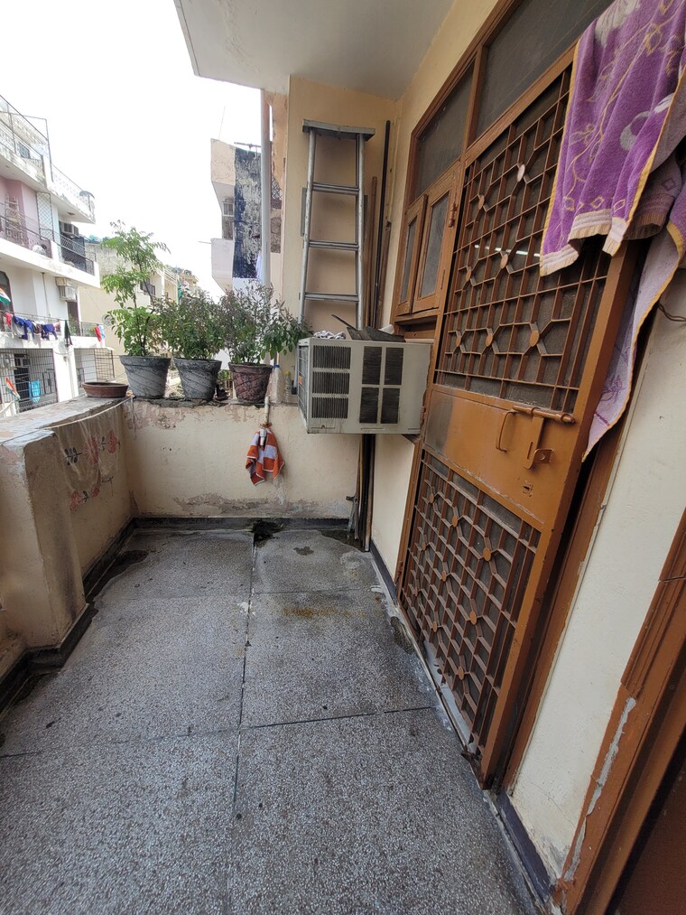 Balcony, dilshad colony 2 Bedroom 850 Sq.Ft. Builder Floor In Dilshad Colony Delhi 8991547