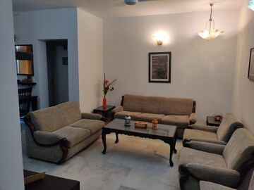 Living Room in 2 BHK Apartment at DLF Silver Oaks, Sector 26 – for Sale