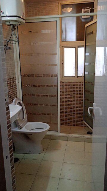 Bathroom in 2 BHK Apartment at DLF Silver Oaks, Sector 26 – for Rent