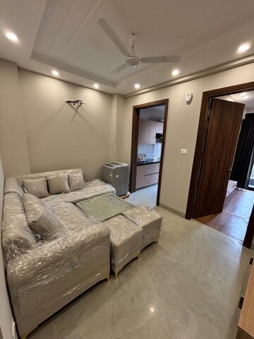 Bedroom in 2 BHK Builder Floor at Central Park I, Sector 42 – for Rent
