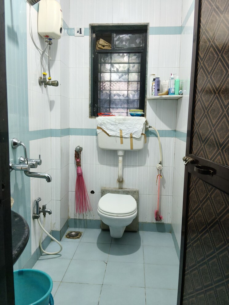 Bathroom, arahant-society Pg For Girls In Santacruz East 8991579