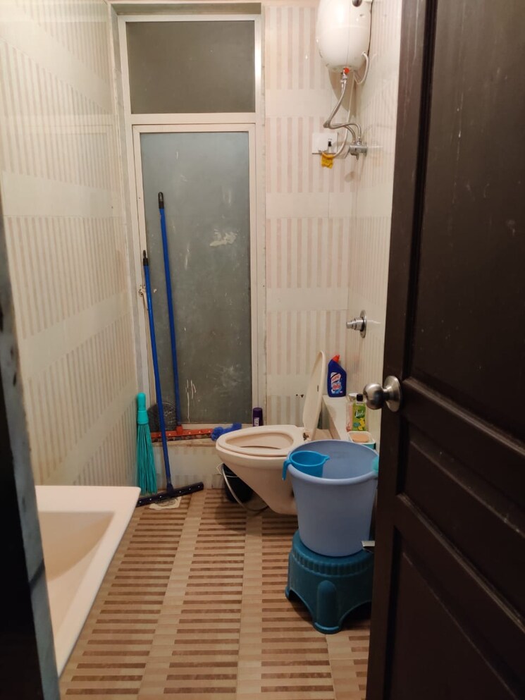 Bathroom, santacruz east Pg For Girls In Santacruz East 8991581