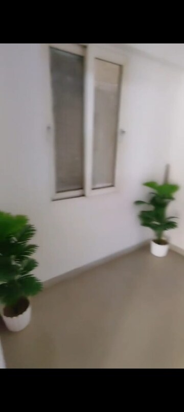 Room in 2.5 BHK Apartment at Eros Sampoornam, Sector 2 Greater Noida – for Rent