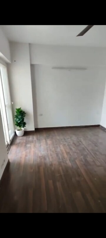 Room in 2.5 BHK Apartment at Eros Sampoornam, Sector 2 Greater Noida – for Rent