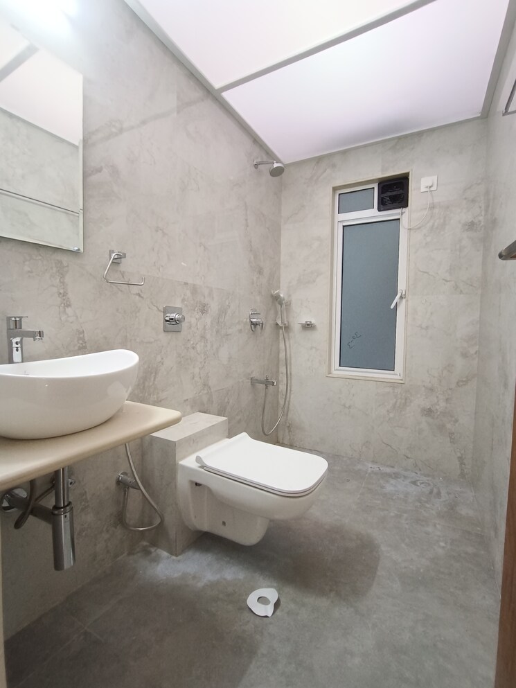 Bathroom, shraddha-elite 3 Bedroom 968 Sq.Ft. Apartment In Borivali West Mumbai 8991602