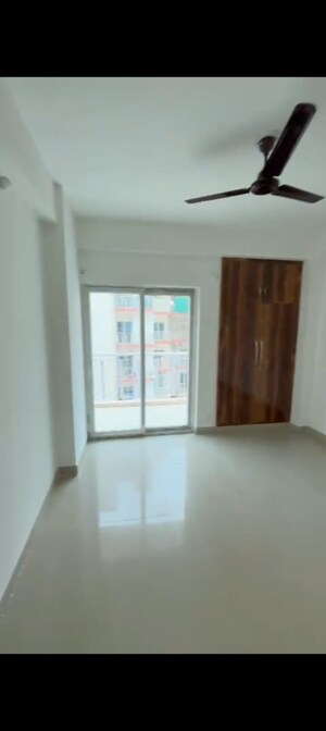 Room in 2.5 BHK Apartment at Fusion Homes, Tech Zone 4 Greater Noida – for Sale
