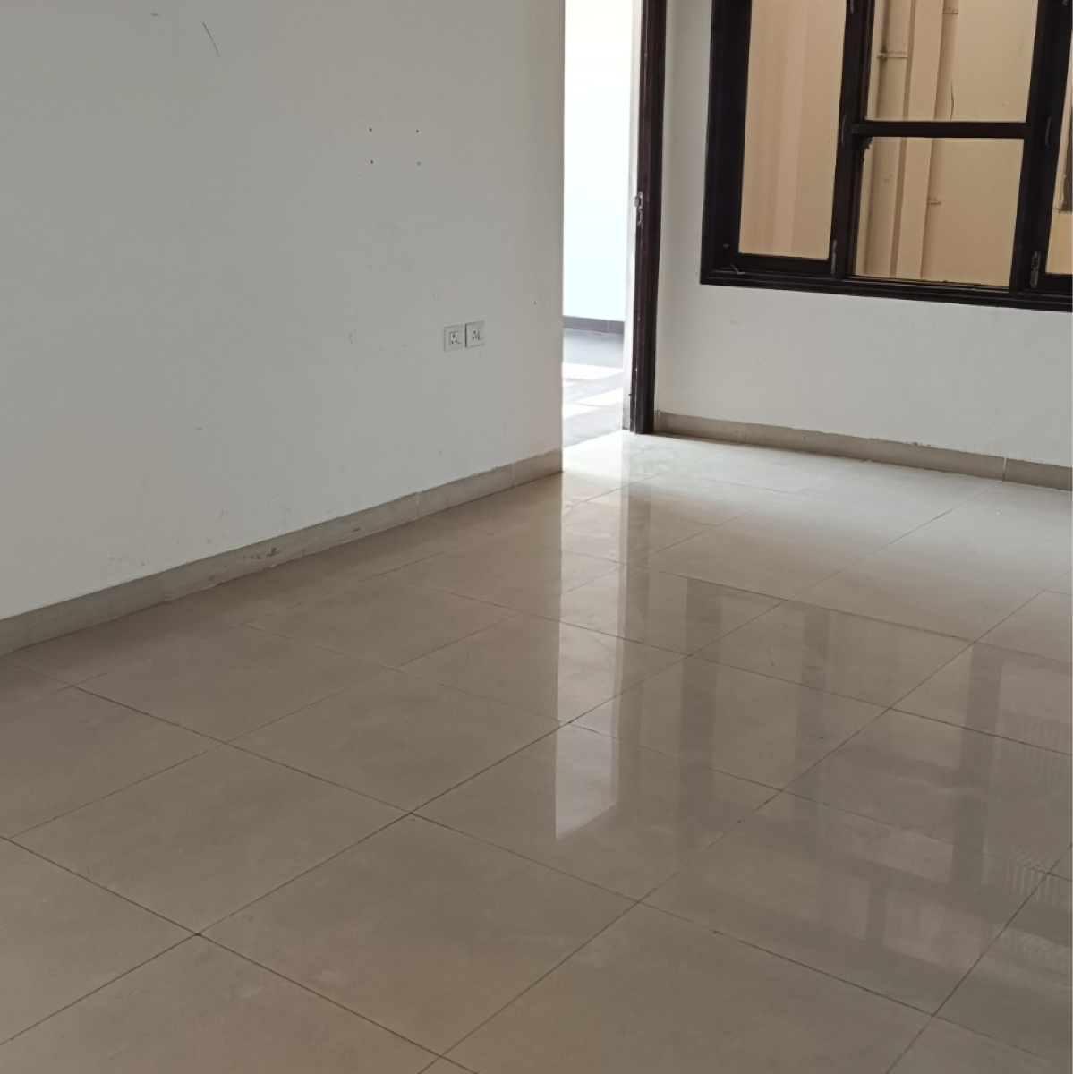 3.5 BHK + Pooja Room 2500 Sq.Ft. Builder Floor in Wave Floors Premium