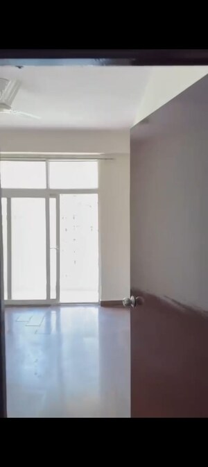 Room in 3 BHK Apartment at Mahagun Mywoods, Sector 16c Greater Noida – for Sale