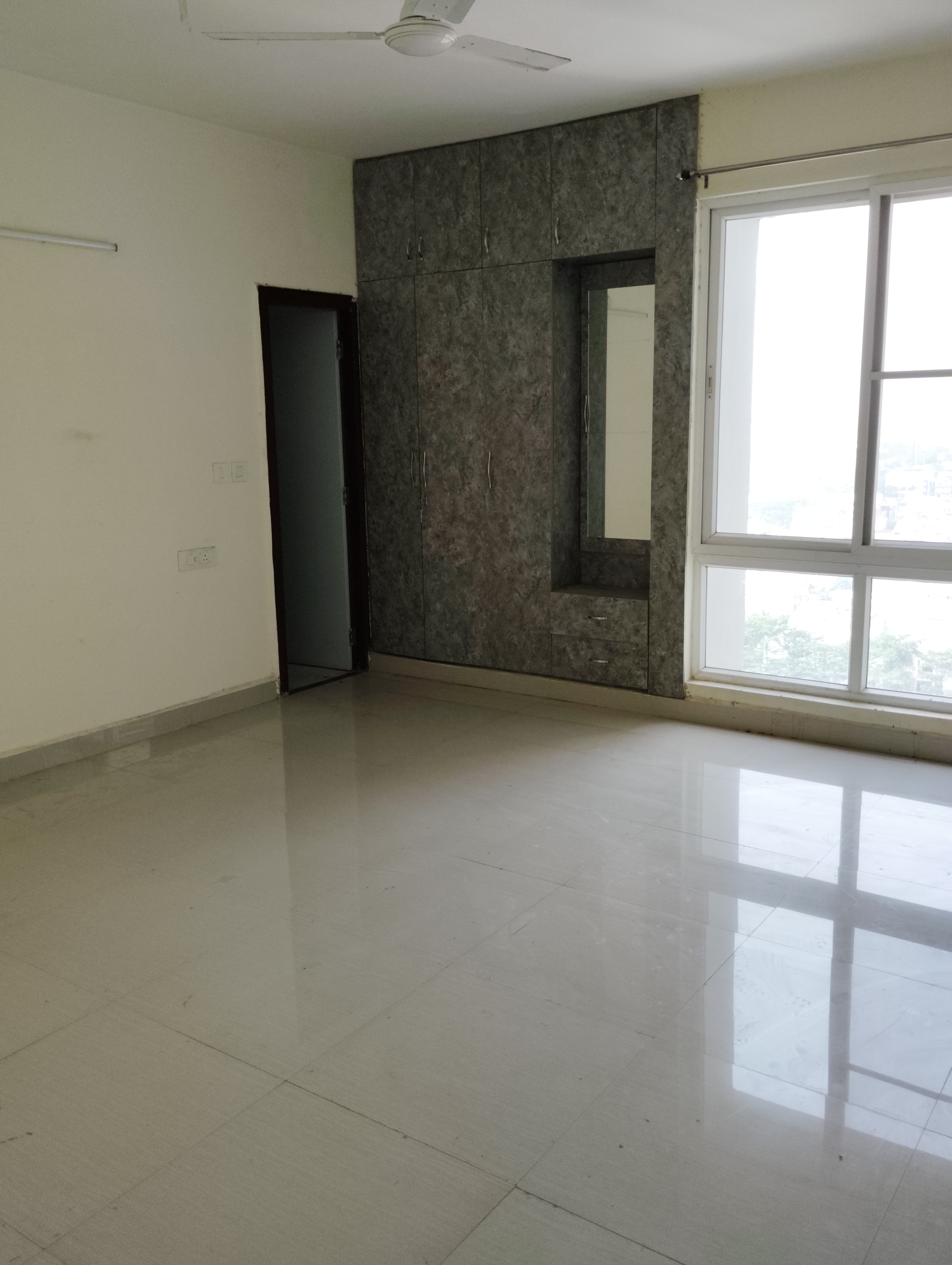 3.5 BHK + Pooja Room Apartment For Rent in Kursi Road