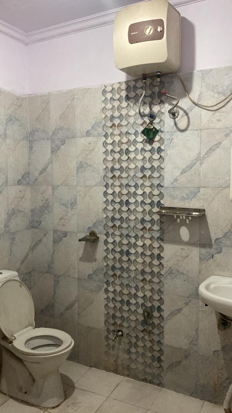 Bathroom, mahanagar 2 Bedroom 1650 Sq.Ft. Apartment In Mahanagar Lucknow 8991618