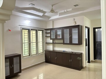Room in 2 BHK Builder Floor at Madhapur – for Rent